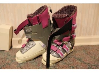 Women's Size 24.5 Ski Boots