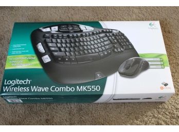 Logitech Wireless Wave Combo MK550 Keyboard