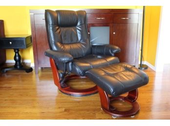 MCM Ekornes Style Benchmaster Leather Recliner Chair & Foot Rest 1