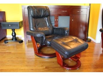 MCM Ekornes Style  Benchmaster Leather Recliner Chair & Foot Rest 2