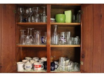 Glass/Cup Cabinet Lot