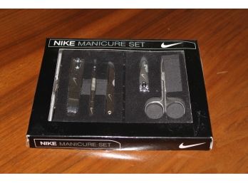 Nike Manicure Set