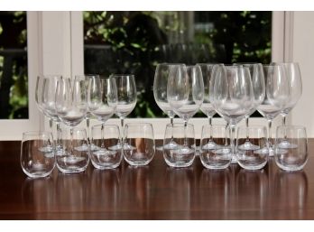 22 Riedel Glasses Including 6 White Wine,8 Red Wine And 8 Cups (lot 10)