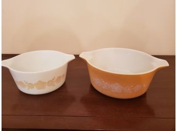 Pair Of Vintage Pyrex Nesting Bowls