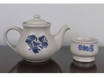 Pfaltzgraff Yorktowne 550Y Stoneware Gray Teapot With Blue Flower Design