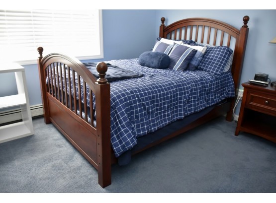 Raymour And Flanigan Full Size Bed Cherrywood Finish 58 X 82 X 54