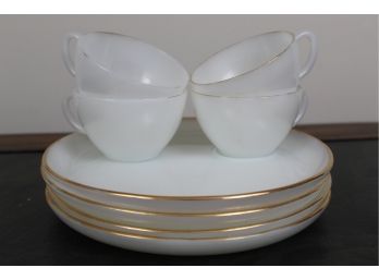 Set Of 4 Anchor Hocking Fire King Cups & Plates