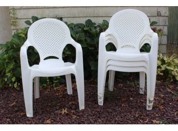 Set Of 4 Plastic Outdoor Chairs     22W X 21D X 34H