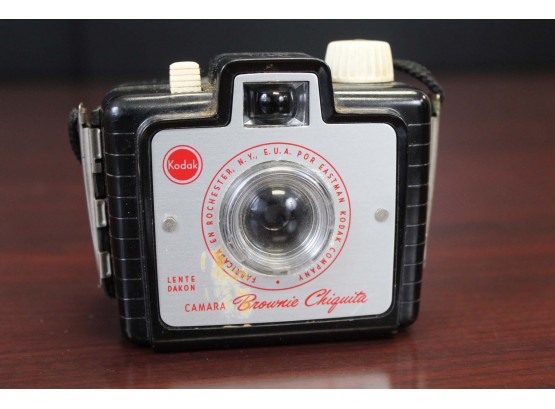 Kodak Brownie Chiquita Camera (Sold As Is)