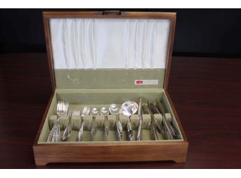 60 Pc 1847 Rogers Bros Silver Plated Flatware Set With Case