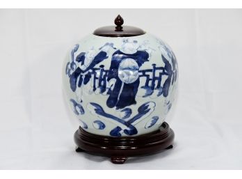 Outstanding Ching Dynasty Blue And White Covered Melon Jar