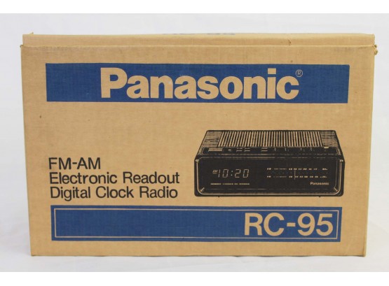 Panasonic FM-AM Electronic Digital Clock Radio (New In Box)