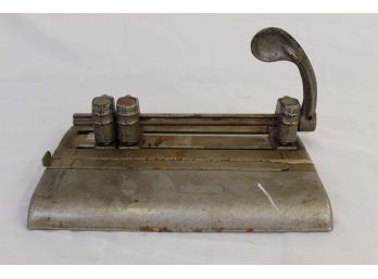Vintage Master Products MFG Co. Hole Puncher