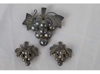 Vintage Mexican Grape Brooch & Matching Sterling Clip Earrings