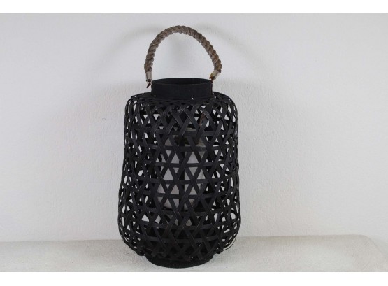 Basket Weave Lantern With Rope Handle (17' H)