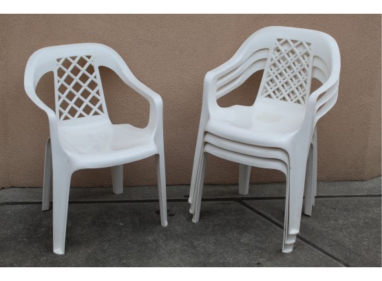 Set Of 4 White Plastic Chairs 16L X 18W X 30H