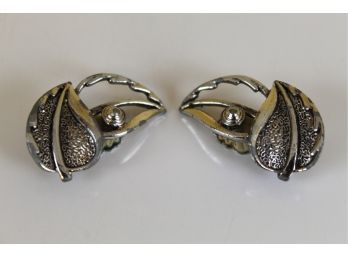Vintage Sarah Coventry Leaf Earrings
