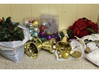 Christmas Decoration Lot 10 Including Ornaments