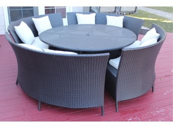 Round Outdoor Wicker Dining Table Bench Set With Umbrella & Cover