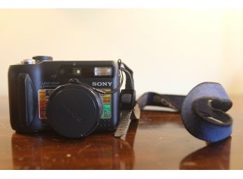 Sony Cyber-Shot DSC-S85 Digital Camera
