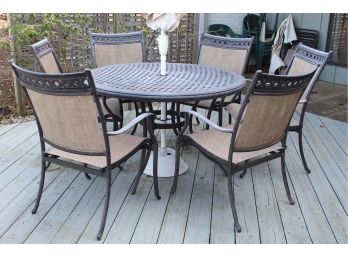 Round Outdoor Patio Table With 6 Chairs & Umbrella