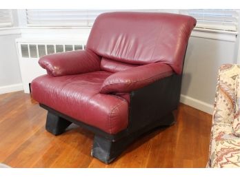 T&T Red Leather Arm Chair 39'L X 32'W X 35'H