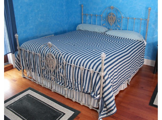King Size Bed, Headboard & Footboard (Mattress & Bedding Not Included)