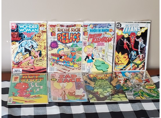Wonder Woman, Richie Rich, Titans And More Comic Book Lot #1