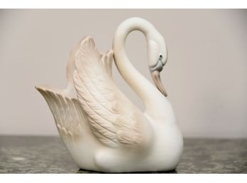 Lladro Like Swan