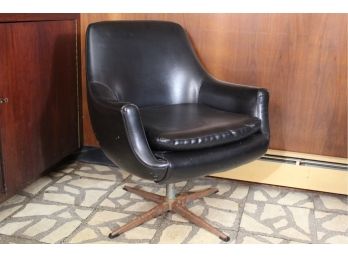 Mid-Century Modern Swivel Pod Chair With Chrome Base By Burris 26'L X 20'W X 30'H
