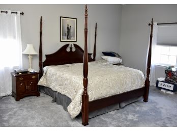 Gorgeous 4 Post Mahogany Bed Frame (MATTRESS AND BEDDING NOT INCLUDED)