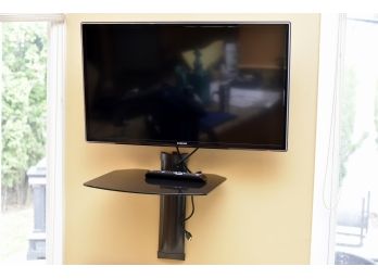 Samsung 32' Television With Wall Mount Shelf