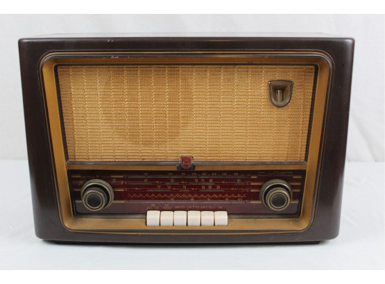 Vintage 1950's Norelco Bakelite Tube Radio 20'L X 8'W X 13'H