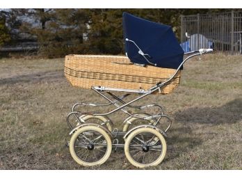 Vintage Perego Baby Carraige 43'L X 20'W X 45'H