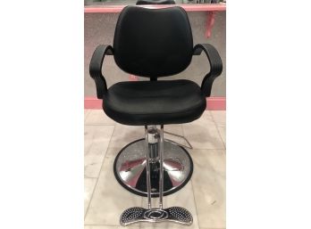 Salon Chair Wth Adjustable Seating