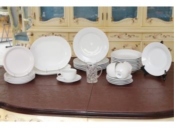 35 Piece White Ceramic Dish Set