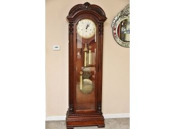 Outstanding Howard Miller Grandfather Clock - Working - 26.5' X 13.75' X 83.5'