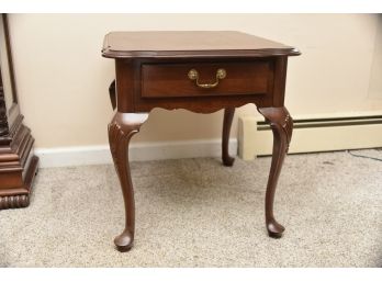 Ethan Allan Rectangular Scalloped Edge Side Table With Drawer - 22' X 27' X 23'