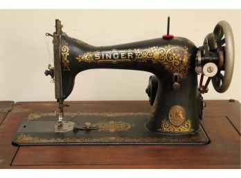 Singer Sewing Machine With Table 22 X 16 X 30