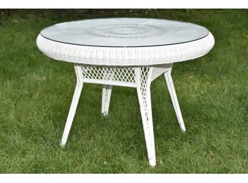 White Wicker Table With Glass Top 40 X 40 X 30