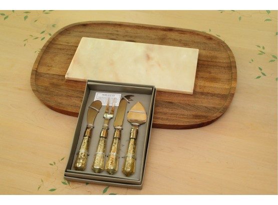 Wooden Cheeseboard With Cheese Knife Set