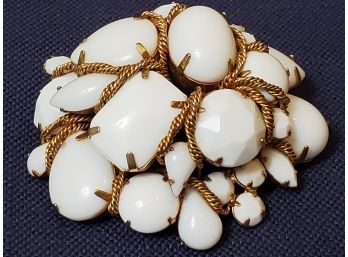 Vogue Jewelry White Stone Brooch Jewelry Lot 31