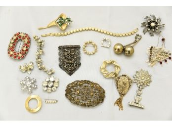 Pins And More Lot - S136