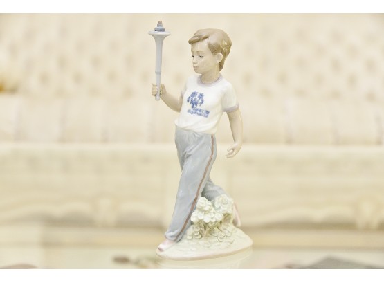 Lladro 7522 Special Olympics Torch Bearer