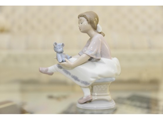 Lladro 7620 Girl With Teddy Bear - Signed