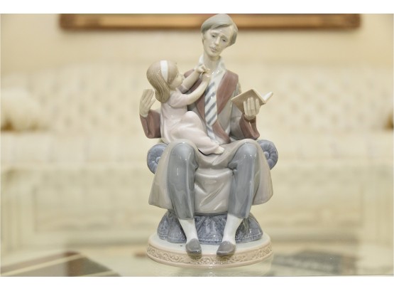 Lladro 5584 Daddy Story Time
