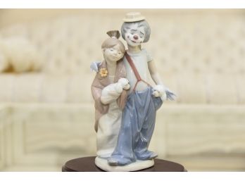 Lladro 7686 - Clown Boy With Girl And Puppies