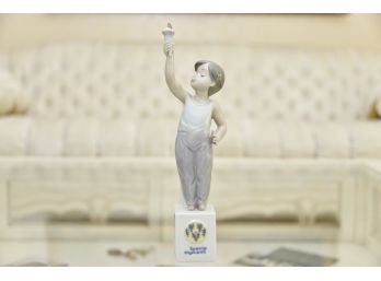Lladro 7513 Special Olympics Torch Bearer