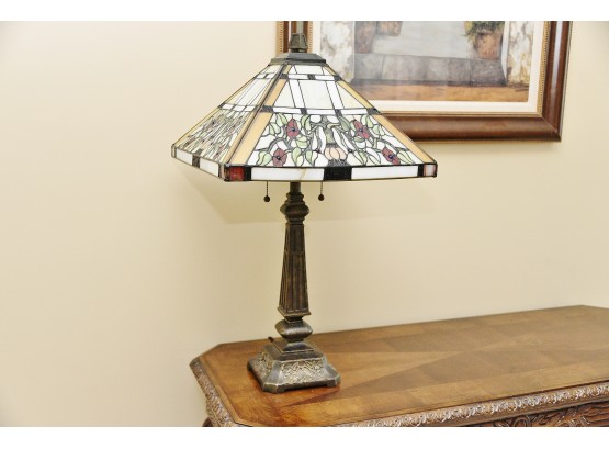 Quoizel Tiffany Style Table Lamp