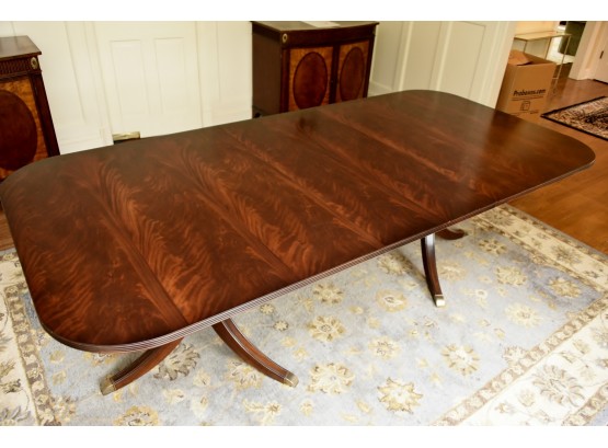 Ethan Allen Banded Mahogany Dining Room Table With Extra Leaf